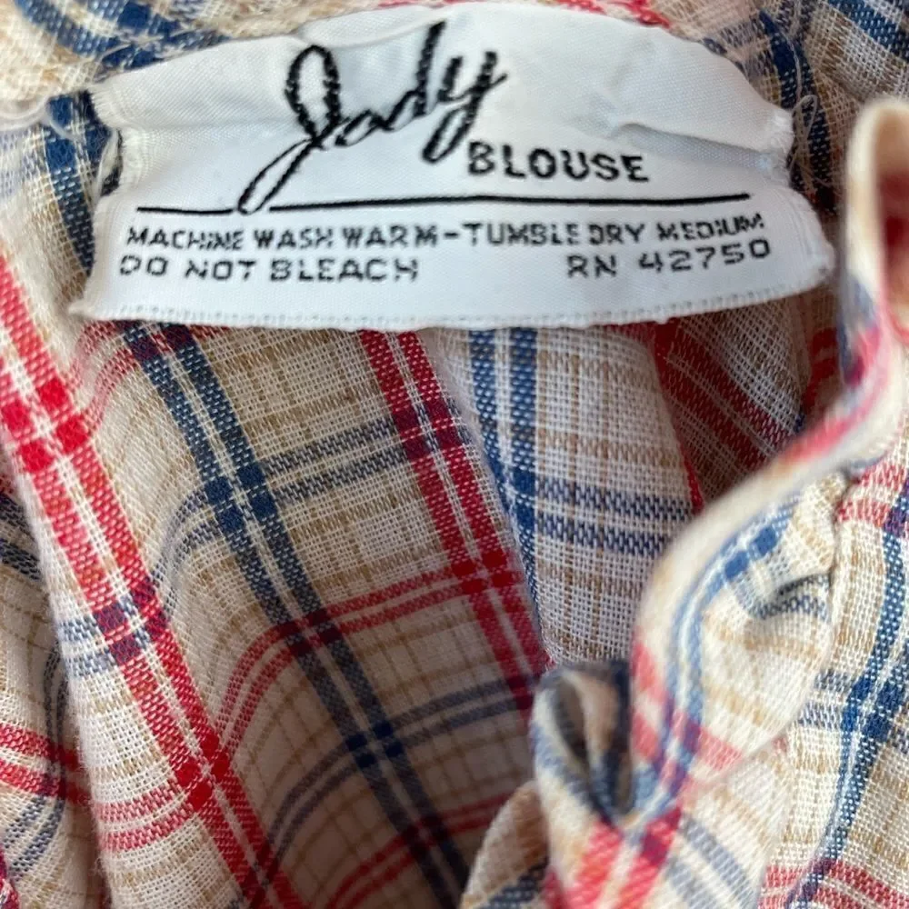 Jody Blouse love buttons